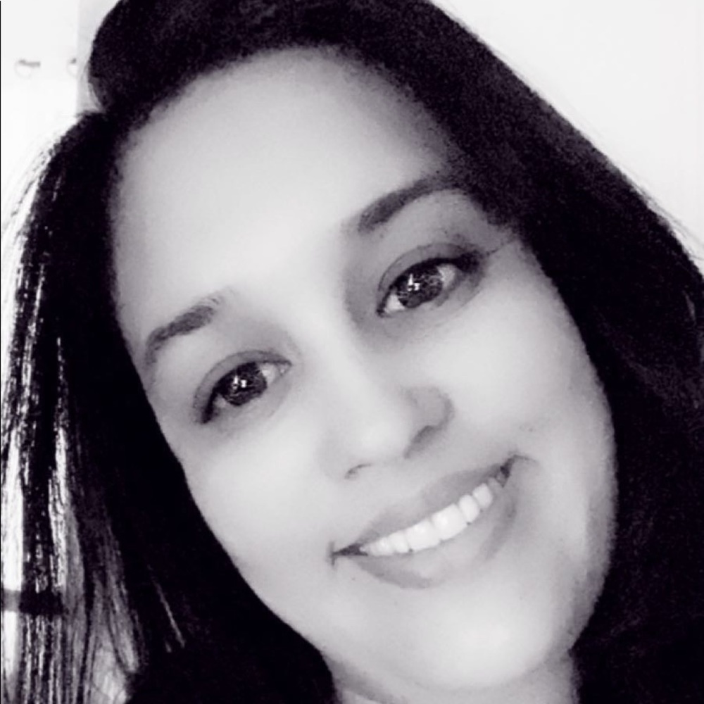 Meet your Posher, Laura
